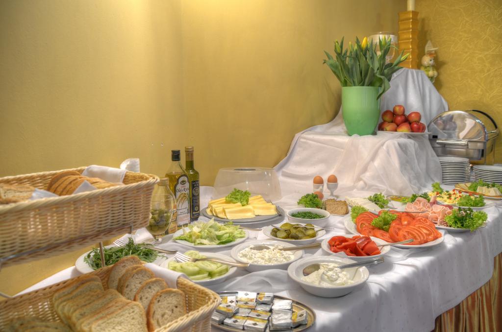 Hotel Calisia Kalisz  Ngoại thất bức ảnh